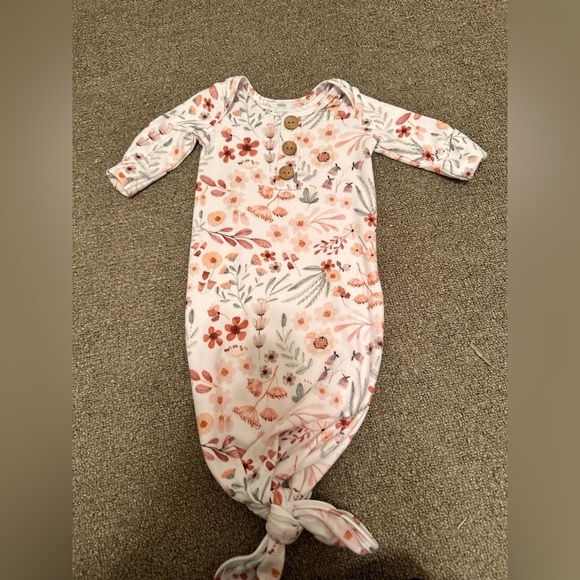 Caden Lane Knot Gown Girls 0-3M Maeve's Mauve
Mustard Floral Sleep Sack … - Picture 2 of 5